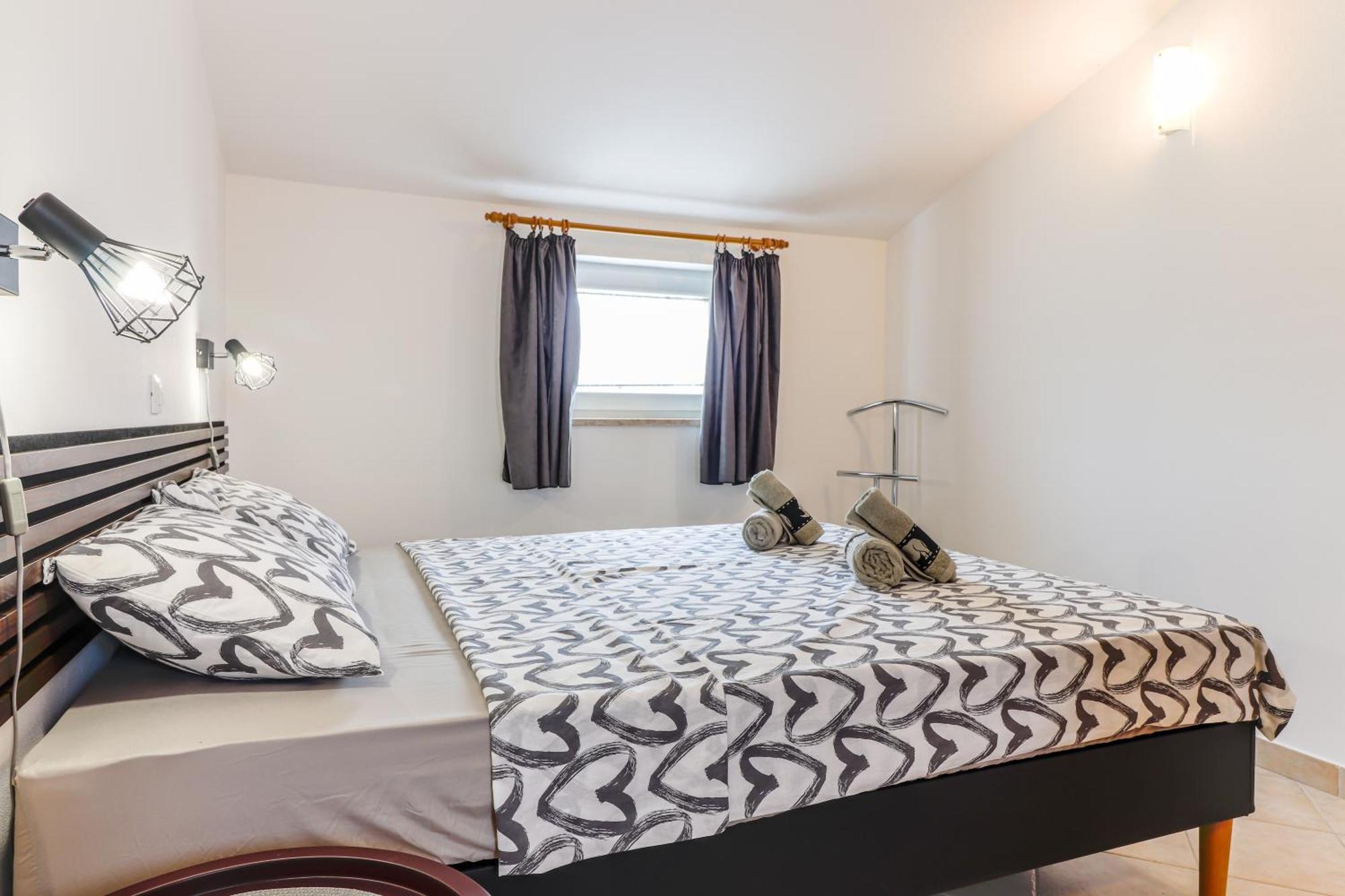 Sunshine Apartments Funtana With Balcony And Sea View Exteriér fotografie